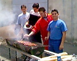 Grillmen2.jpg (21006 octets)